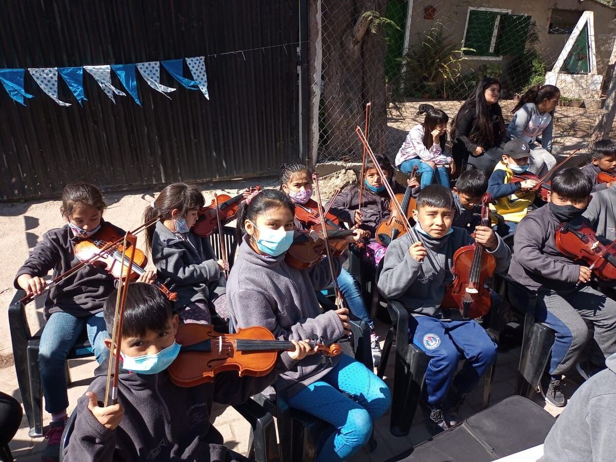 La Sinfónica de Villa La Tela actuará por la celebración de los 100 frentes pintados.