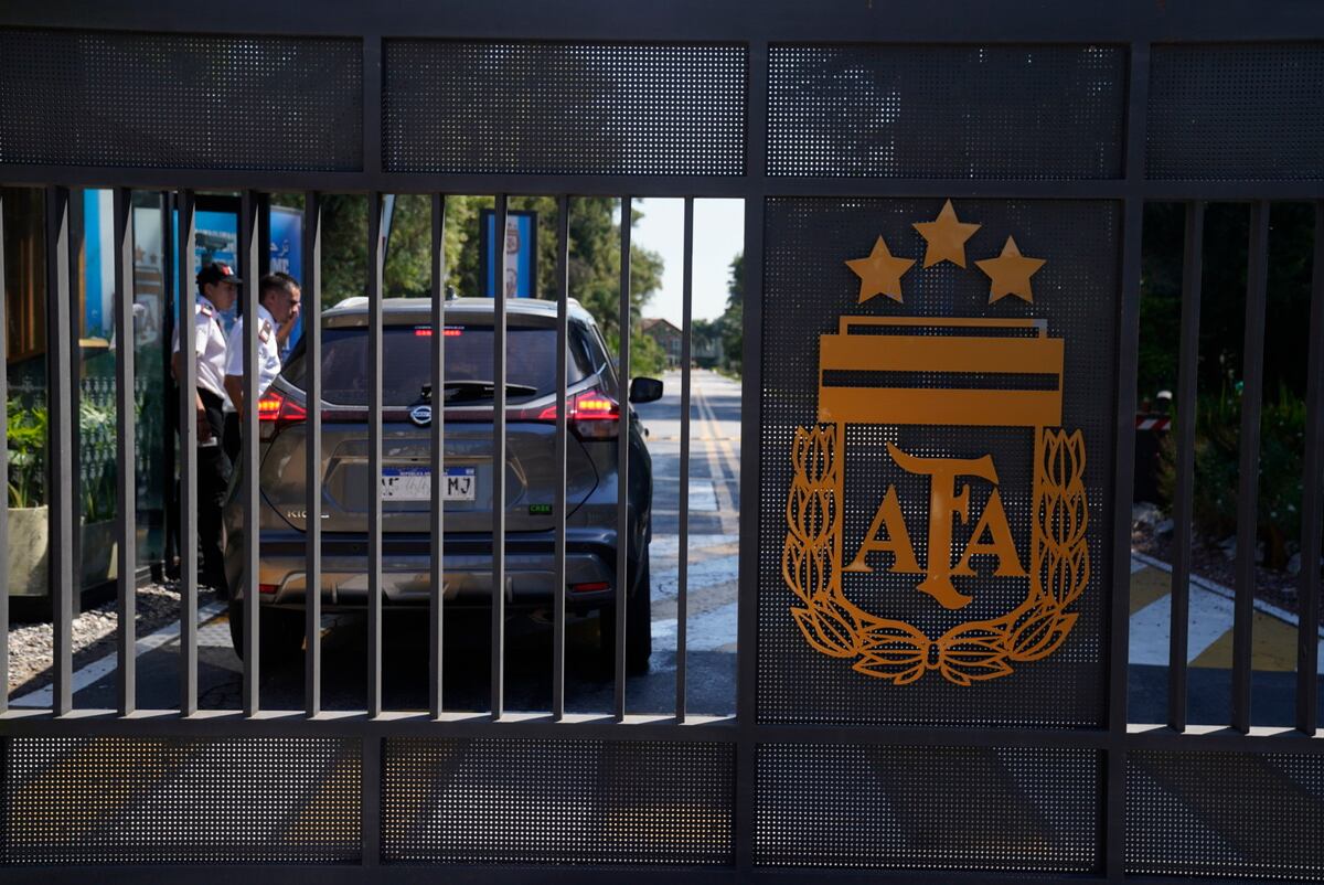 Allanamientos en el predio y en la sede de la AFA, este martes. (Gentileza Clarín)