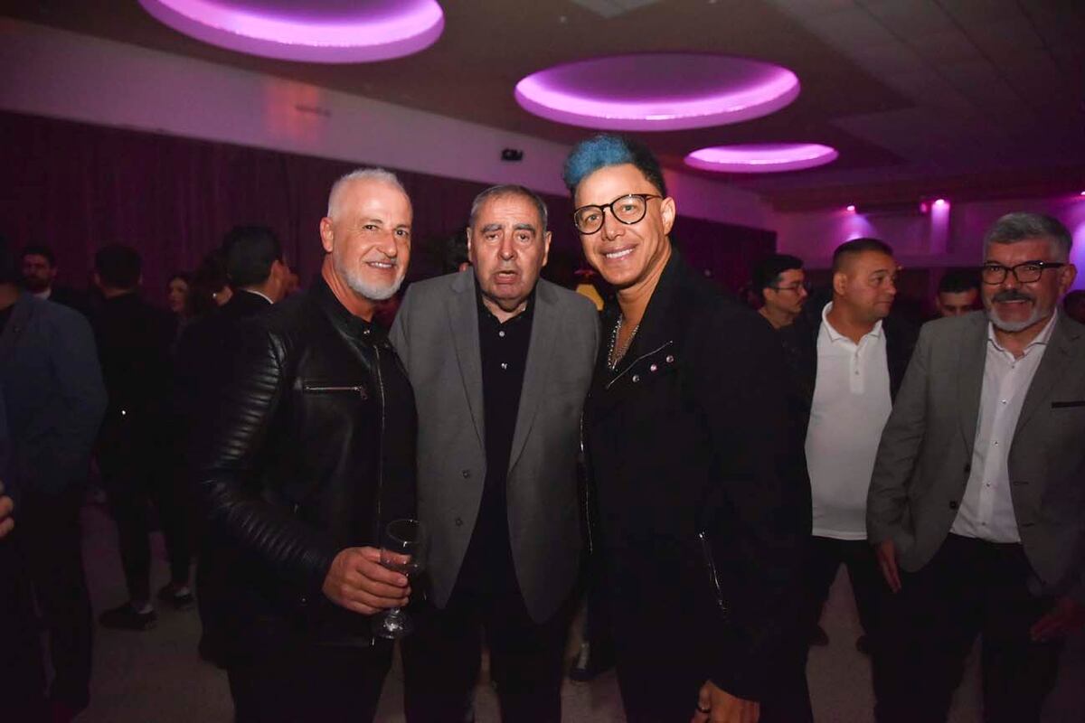 Chichín Ledesma y Jean Carlos, en charla animada en la fiesta por los 80 años del cuarteto (Facundo Luque/ La Voz)