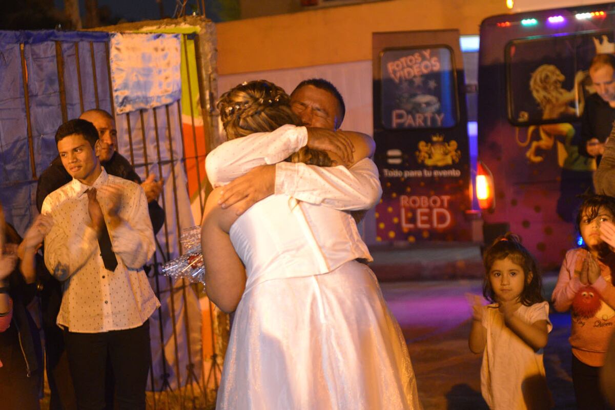 José y Laura se fundieron en un gran abrazo. Foto Javier Ferreyra