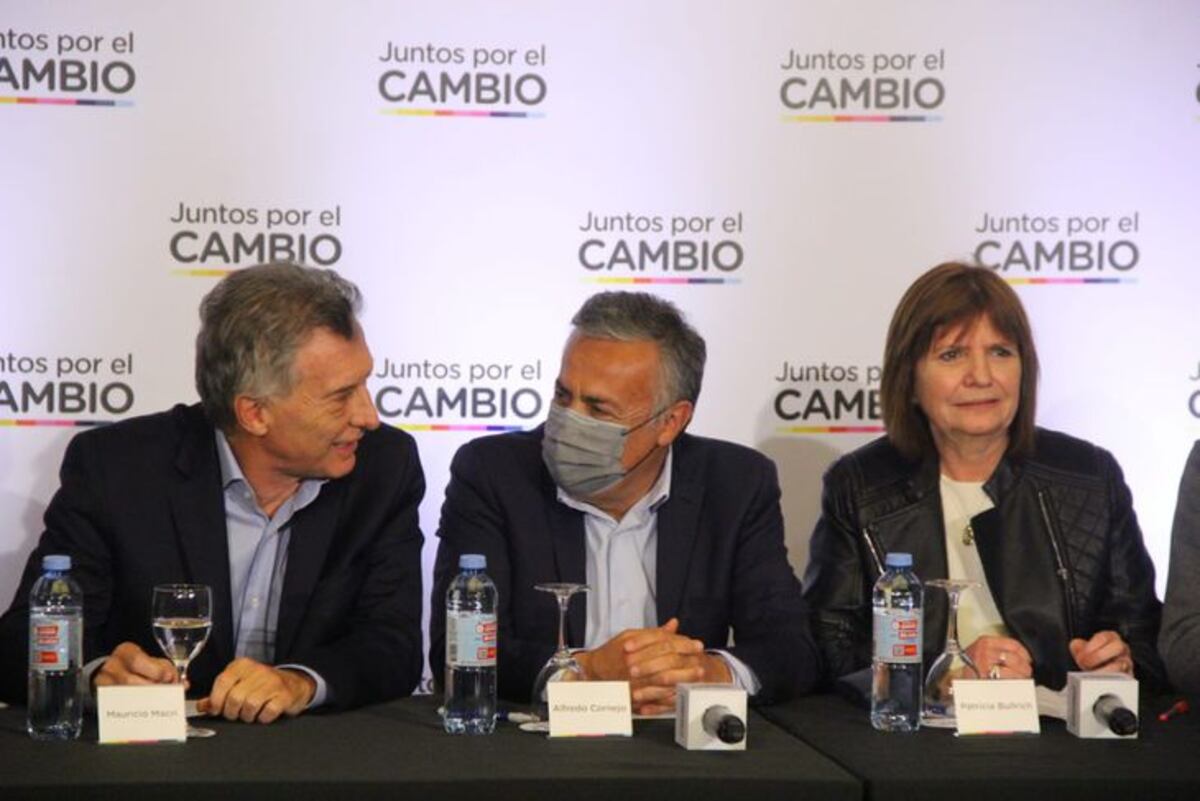 Macri. En una foto de archivo con Cornejo y Bullrich (Archivo).
