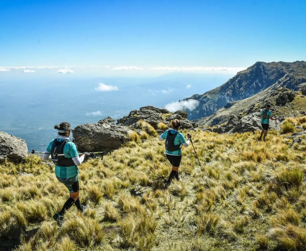 Más de 4000 personas participaron de la carrera a través de los cerros uniendo San Javier con el Champaquí.