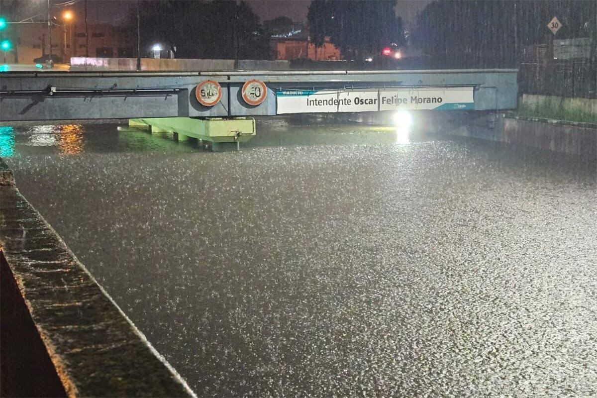 Más de 150 milímetros de lluvia acumulada en Zárate (X).