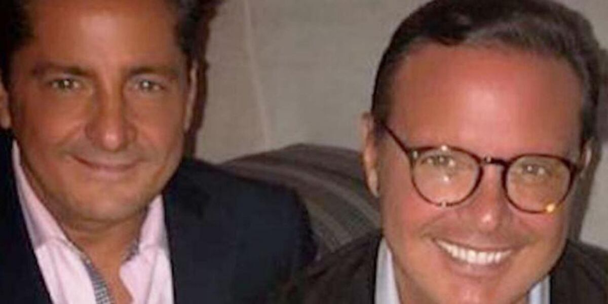 Alex Basteri y Luis Miguel en una de las últimas imágenes en las que se los puede ver juntos.