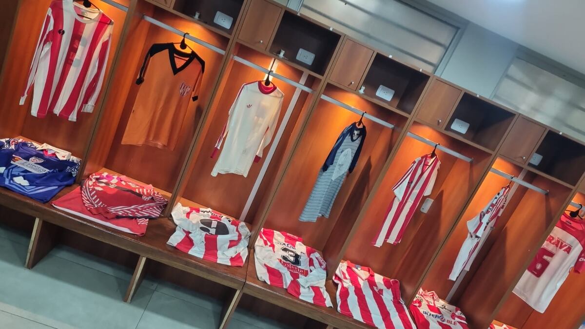 El "camisetazo" que se organizó para el festejo de los siete años del Museo Provincial del Kempes. (Gentileza)