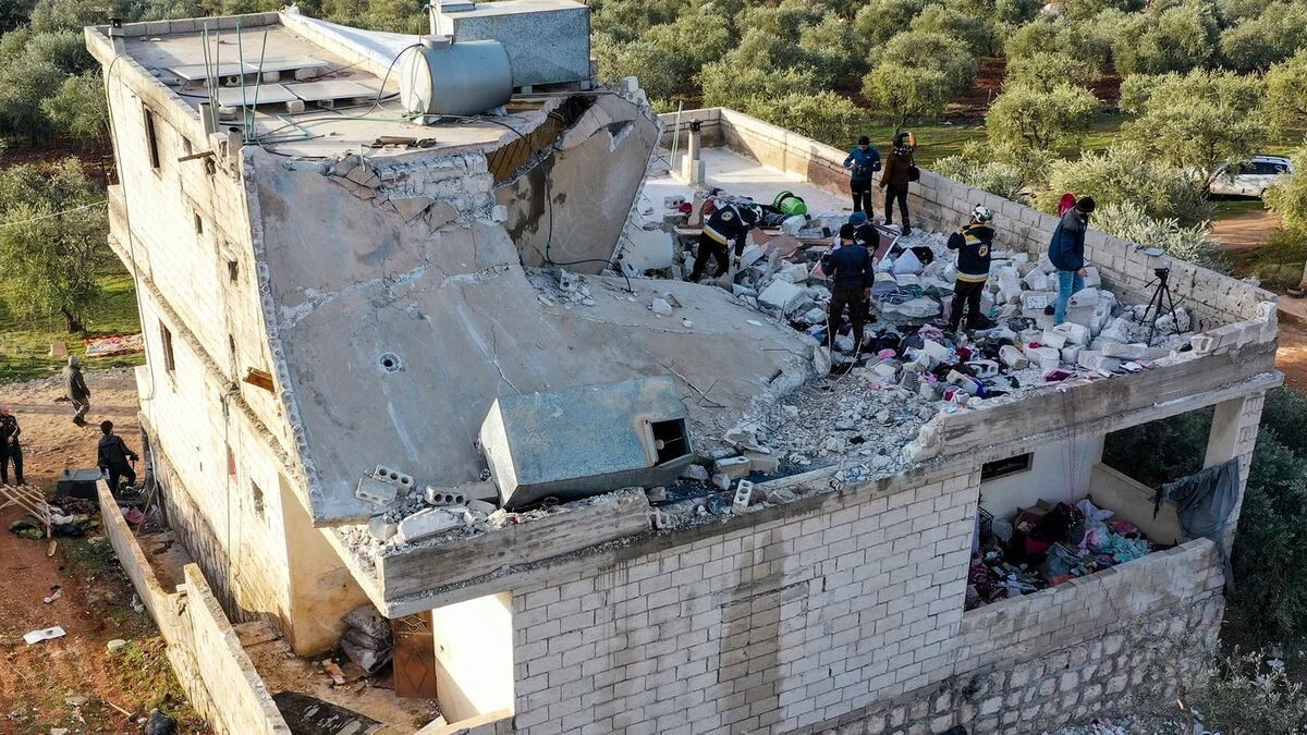 Murieron 13 personas como consecuencia de los combates, entre ellas seis niños y cuatro mujeres. (AFP)