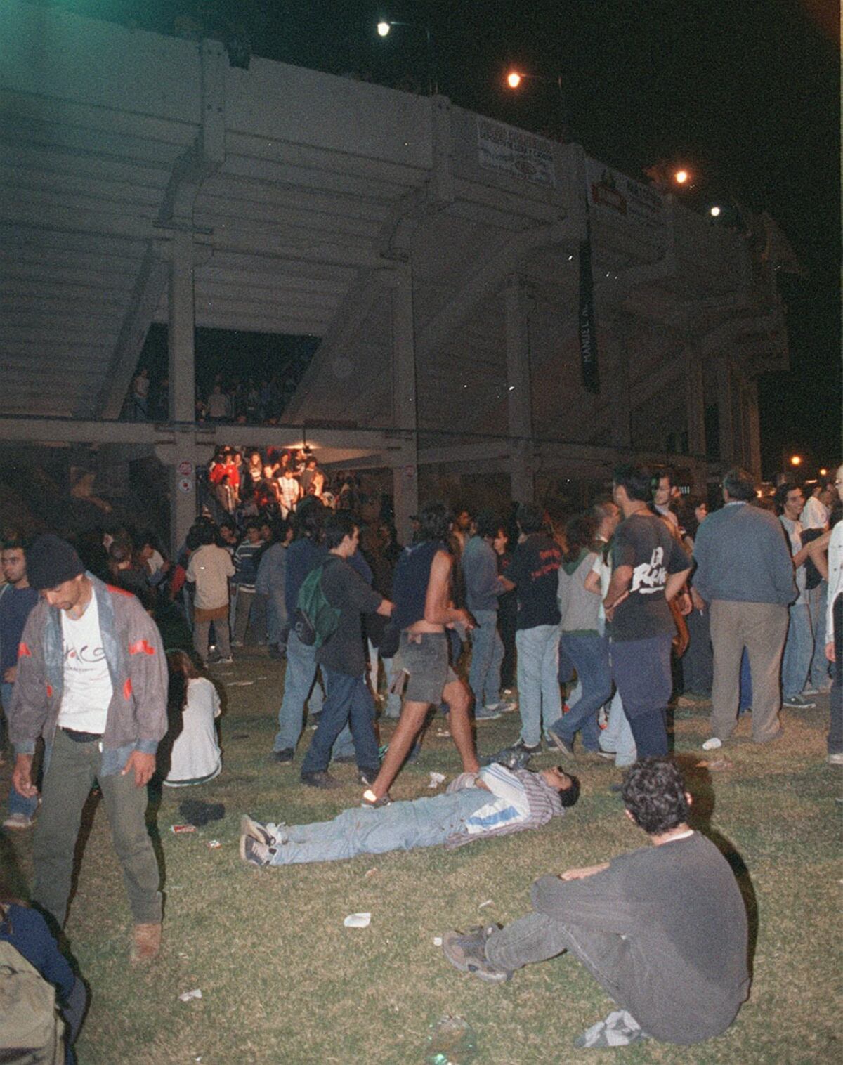 Las imágenes de Patricio Rey y sus Redonditos de Ricota en Villa María en 1998. (Archivo)