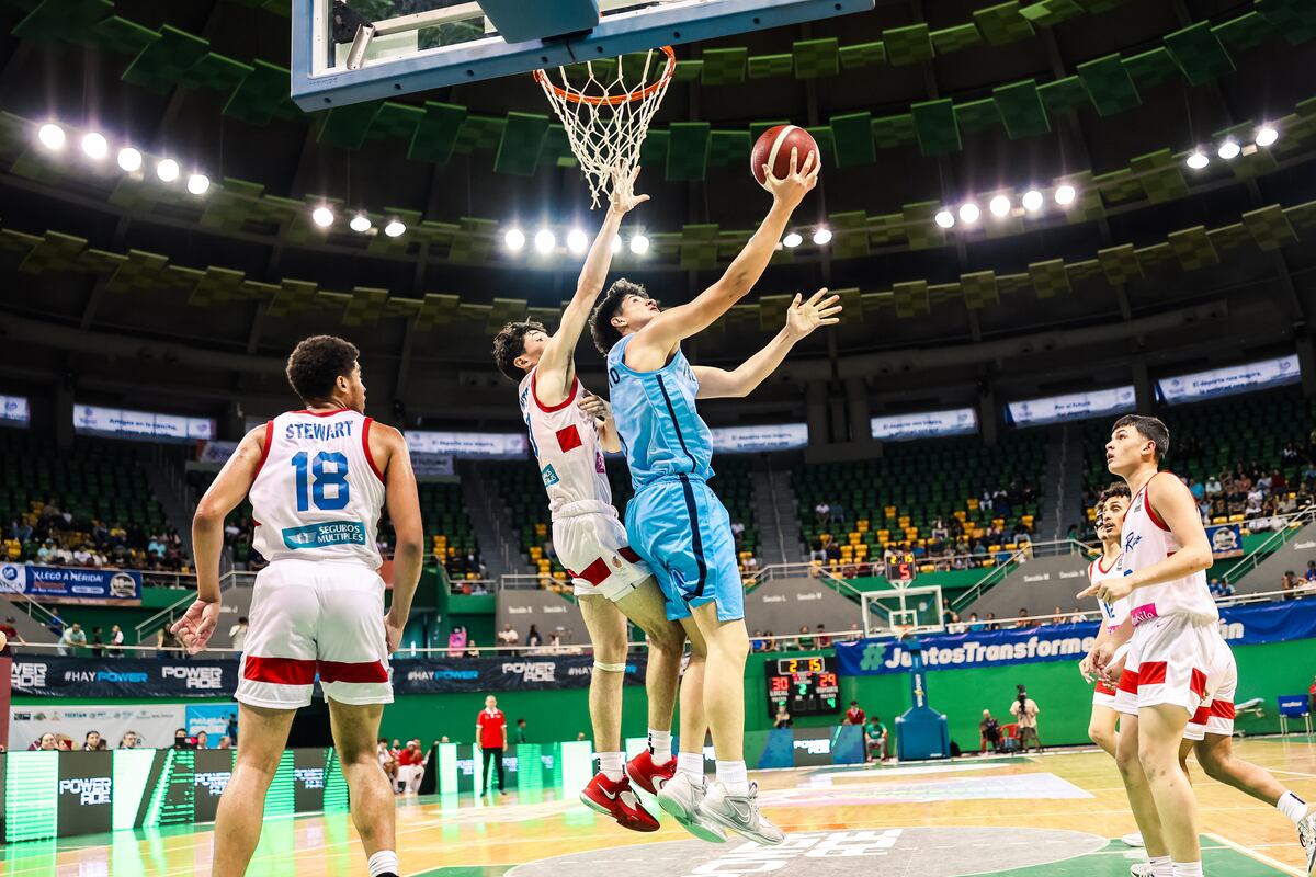 Joaquín Sarmiento, formado en Atenas, tuvo un desempeño destacado en la selección argentina en 2023 para conquistar el pasaje al Mundial U17 2024. (Fiba)