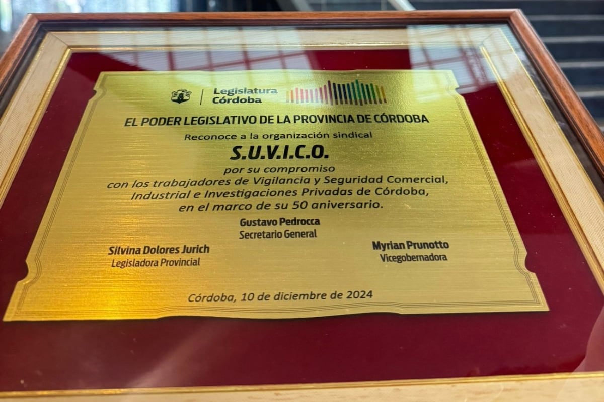 Reconocimiento a Suvico por sus 50 años de trayectoria.