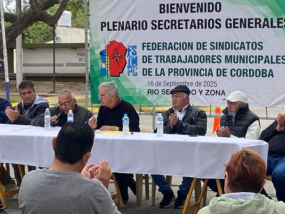 Protesta de municipales en Río Segundo.