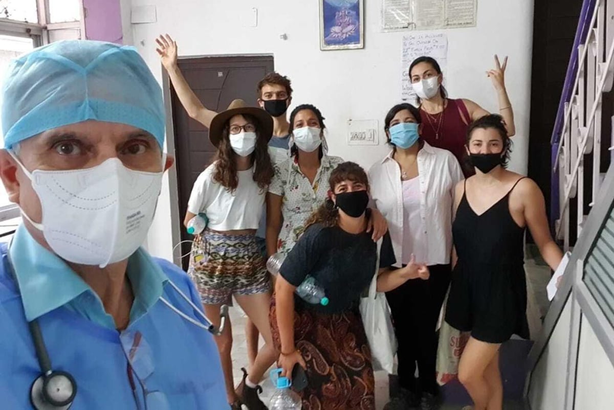 El médico cordobés y dos colaboradores atendieron a 468 extranjeros varados en la India, la mayoría de ellos, argentinos (Sergio Lais).