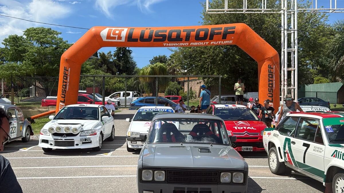 Las pasadas en el Parque Temático, fueron las que convocaron a los aficionados a la vera del circuito. (Fotos Motor Fest).
