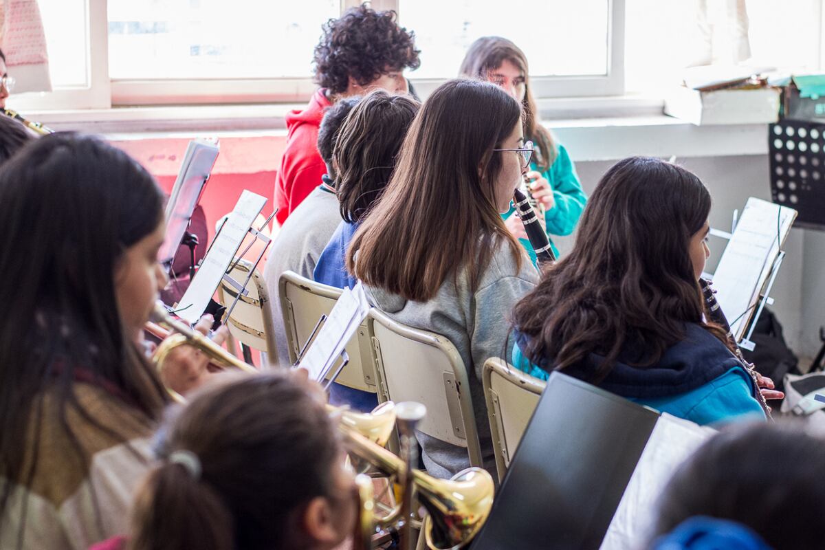 La orquesta infantojuvenil diseñó su identidad visual junto con docentes y estudiantes de la tecnicatura en Diseño Gráfico de la UPC.