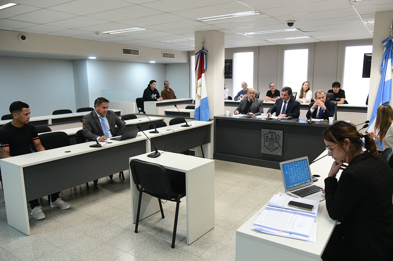 Juicio a un hombre que mató a balazos y golpes a otro vecino en Villa El Libertador en 2024. El fallecido fue Rubén Oscar Etchegaray. El acusado es Claudio Sebastián Farías Cabral (35).
Foto: Ramiro Pereyra / La Voz
