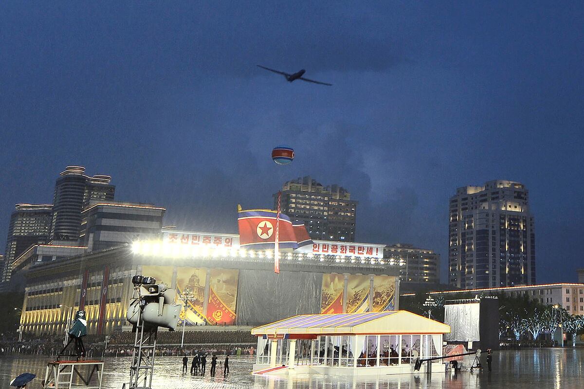 El desfile militar presidido por Kim Jong Un en Corea del Norte.