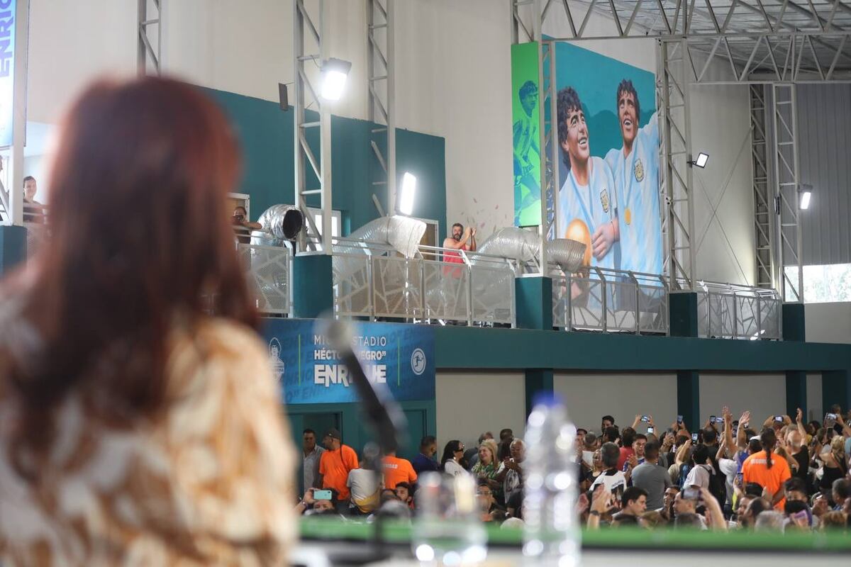 Cristina Kirchner, en el acto de inauguración de un complejo deportivo en el partido bonaerense de Avellaneda. (Prensa CFK)