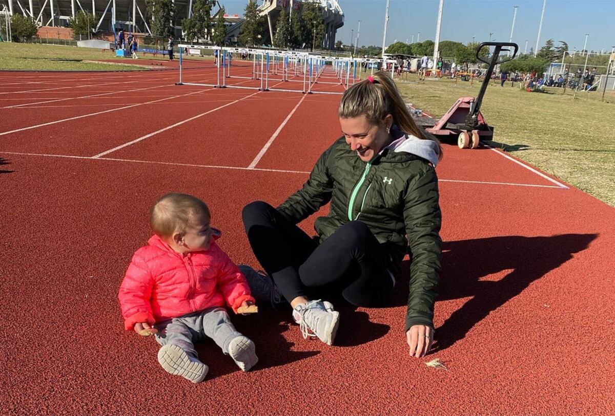 "Vicky" Woodward volvió a correr y lo disfrutó en familia, con su hija Emilia como testigo. (Gentileza Victoria Woodward)
