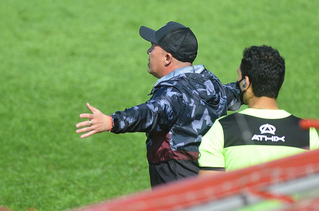 Vázquez se fue disconforme con el rendimiento del equipo en el segundo tiempo. (José Gabriel Hernández / La Voz).