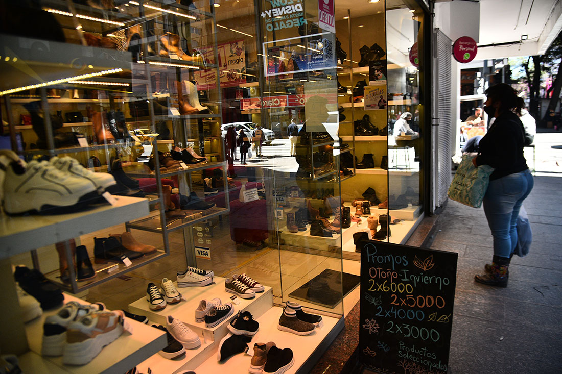 El precio de la ropa de invierno viene con fuertes alzas de precio. (Pedro Castillo)