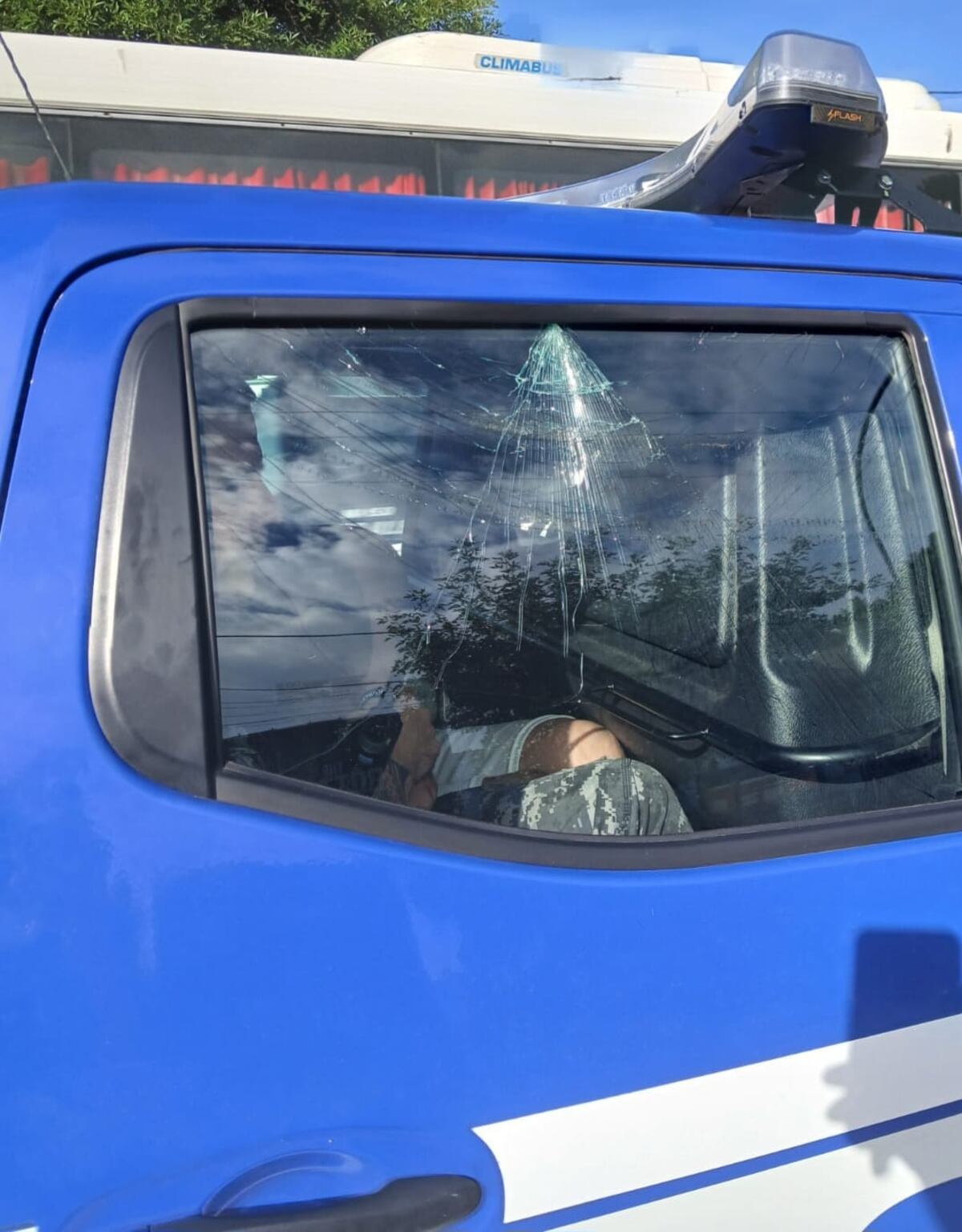 Daño en el patrullero. (Policía)