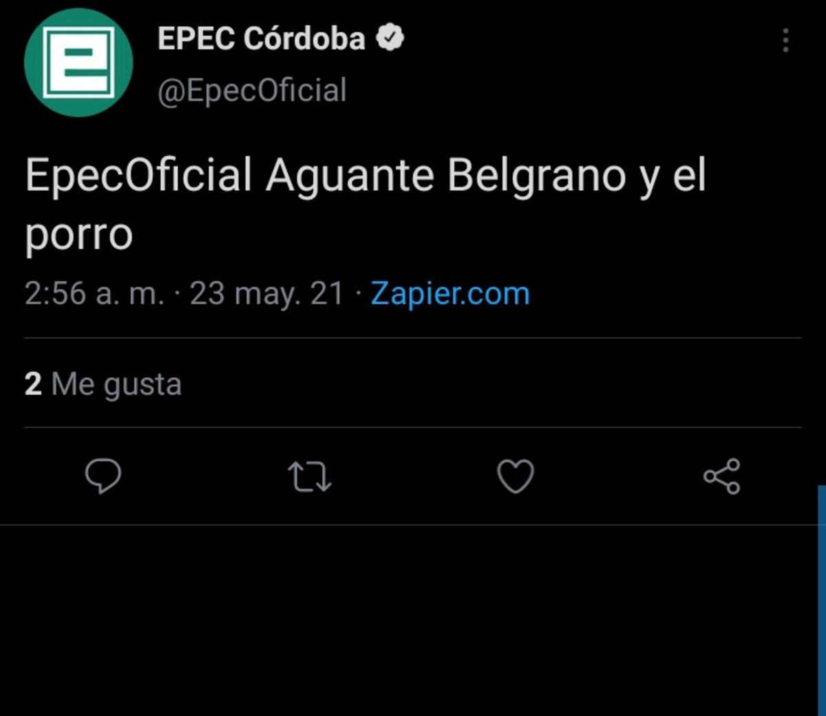 Los mensajes que aparecieron en la madrugada de este domingo.
