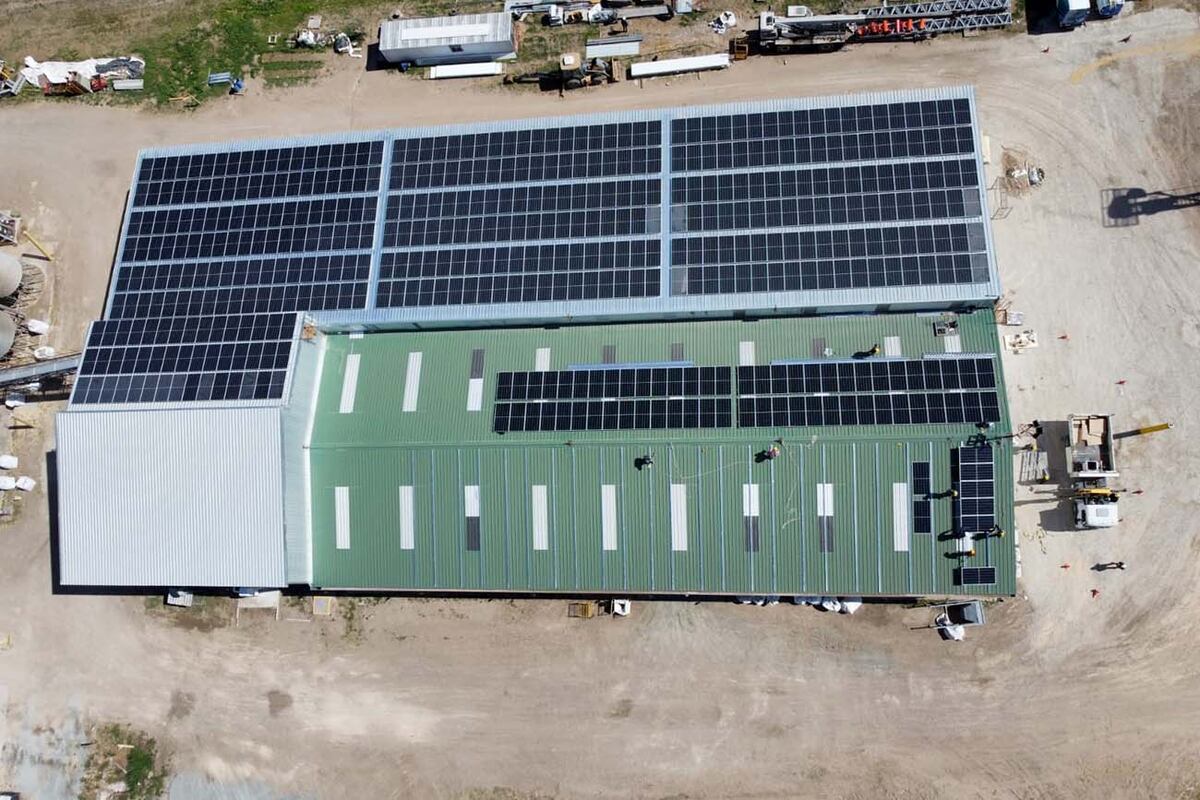 Ecovatio instaló un sistema solar on-grid de gran escala en su semillero ubicado en Cárcano.