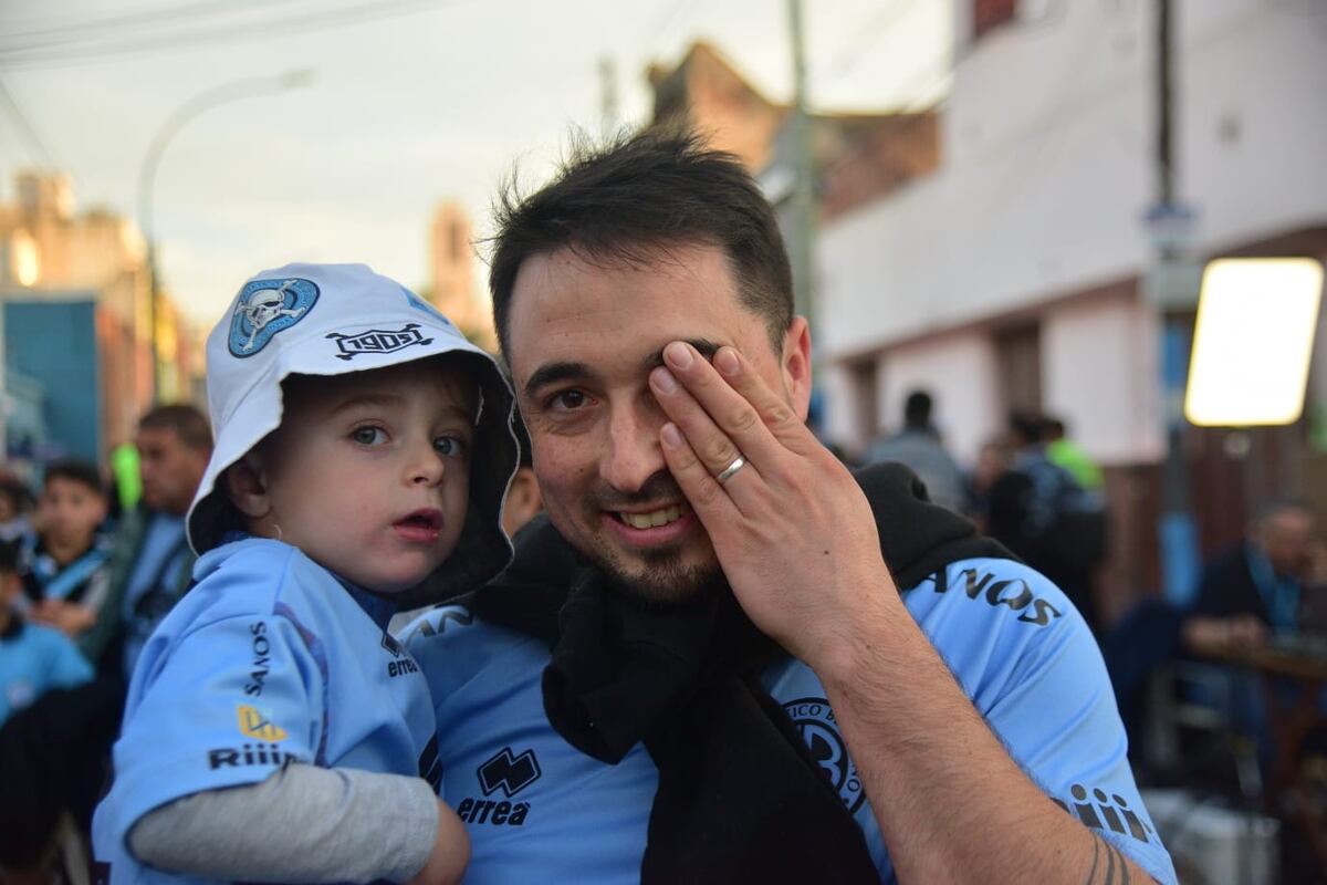 Cara 'e Cancha de Belgrano en la previa del partido con Racing en el Gigante de Alberdi. (Javier Ferreyra / La Voz)