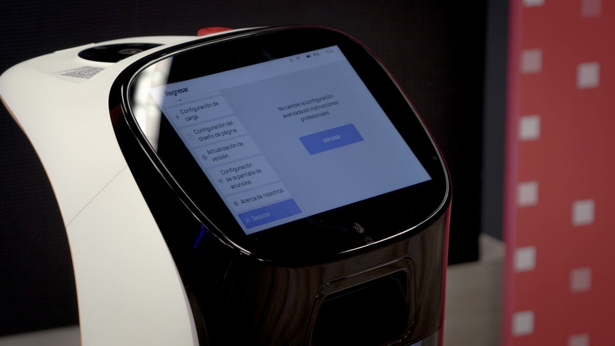 Pudy el robot de servicios que presentó MDGroup Conosur (Mauricio Ortega / La Voz)