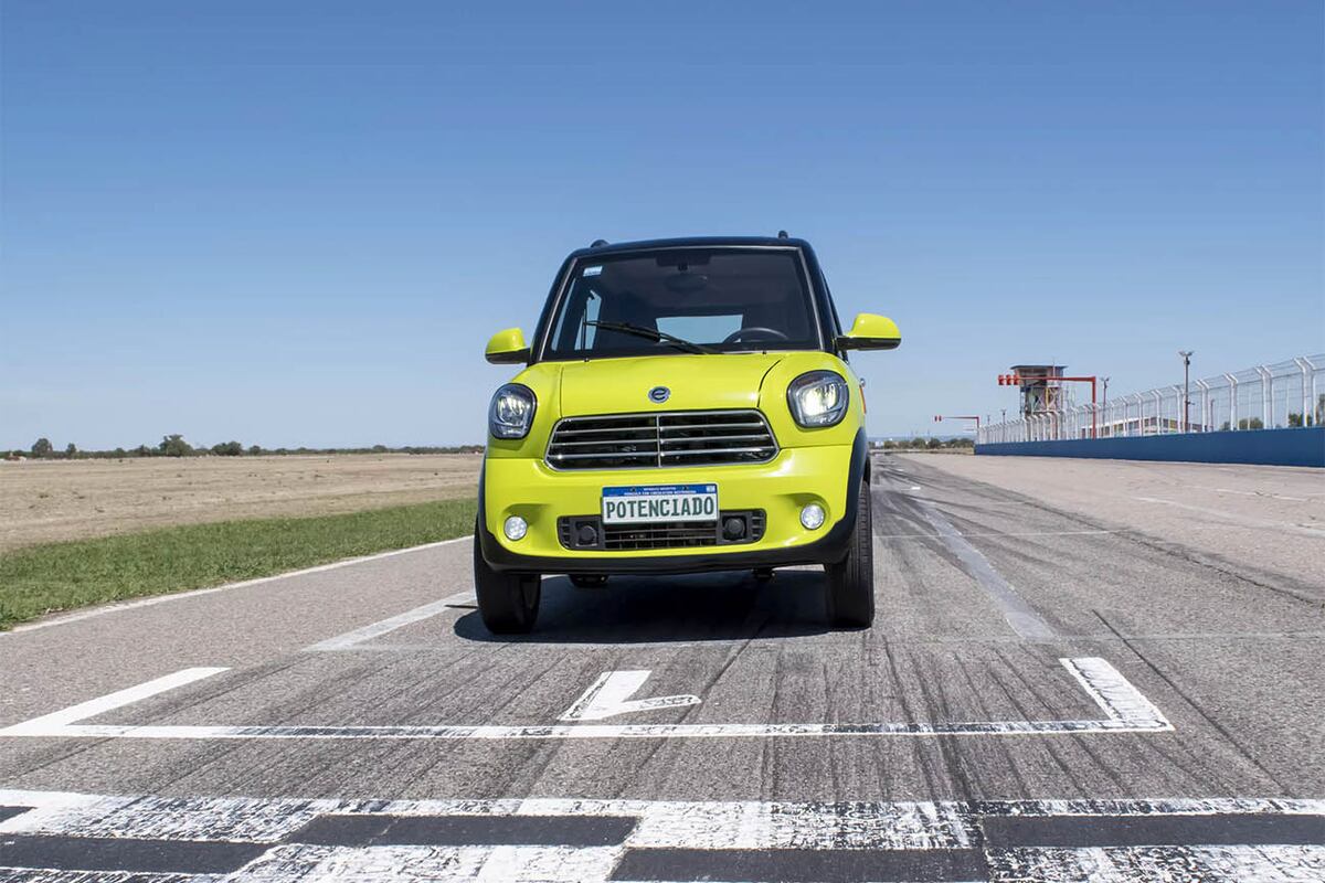 La versión potenciada de Tito de 5 puertas, citycar del segmento. 100 por ciento eléctrico, se comercializa en dos versiones de cinco puertas, S5P-100 y S5P-300.