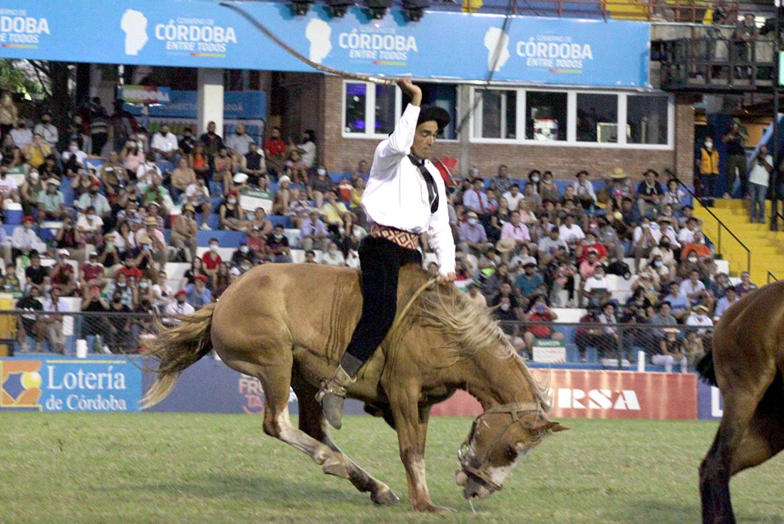 Jesús María 2022, segunda noche festidal de doma y folclore fotografia Claudio Minoldo