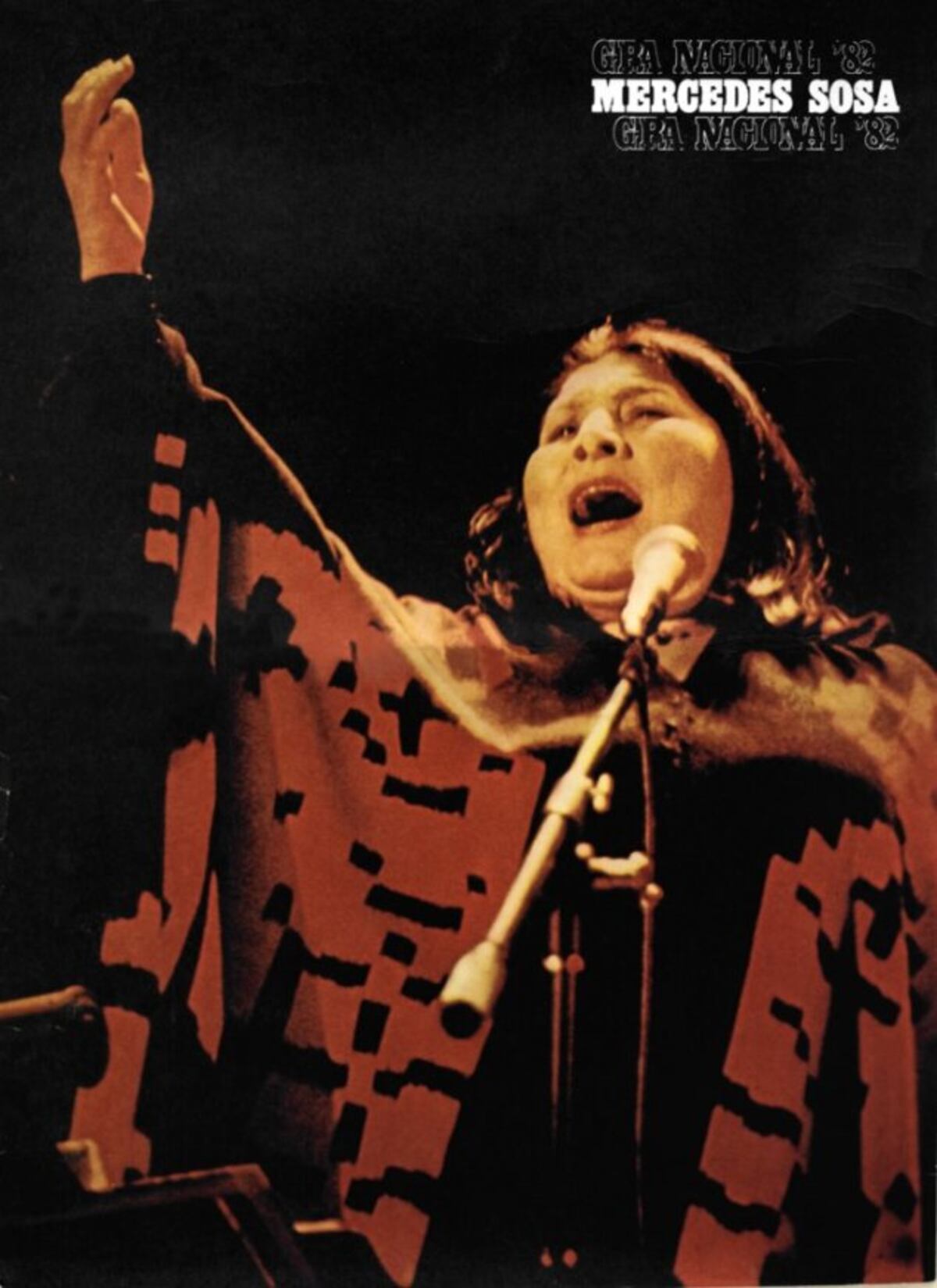 El afiche de la gira nacional de Mercedes Sosa tras su retorno al país. (Gentileza del autor).