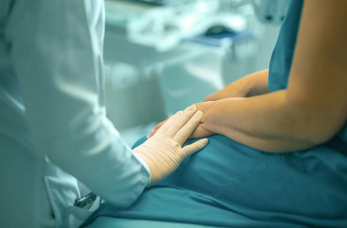 Cuidados. Garantía de salud y bienestar
gracias al trabajo de profesionales en
diversas disciplinas médicas. (Encasa.com.ar)