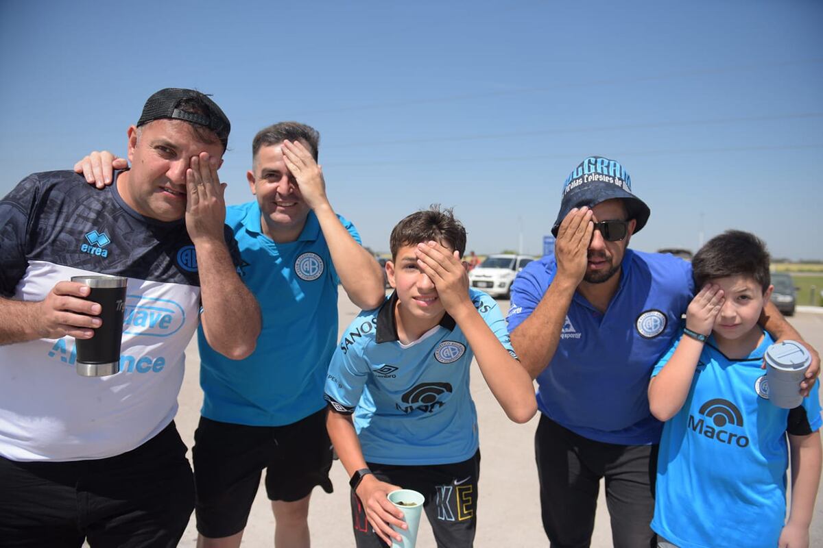 Los hinchas de Belgrano viajan a Rosario para presenciar el partido frente a Argentinos Juniors por una de las semifinales de la Copa Argentina. (José Hernández / La Voz)