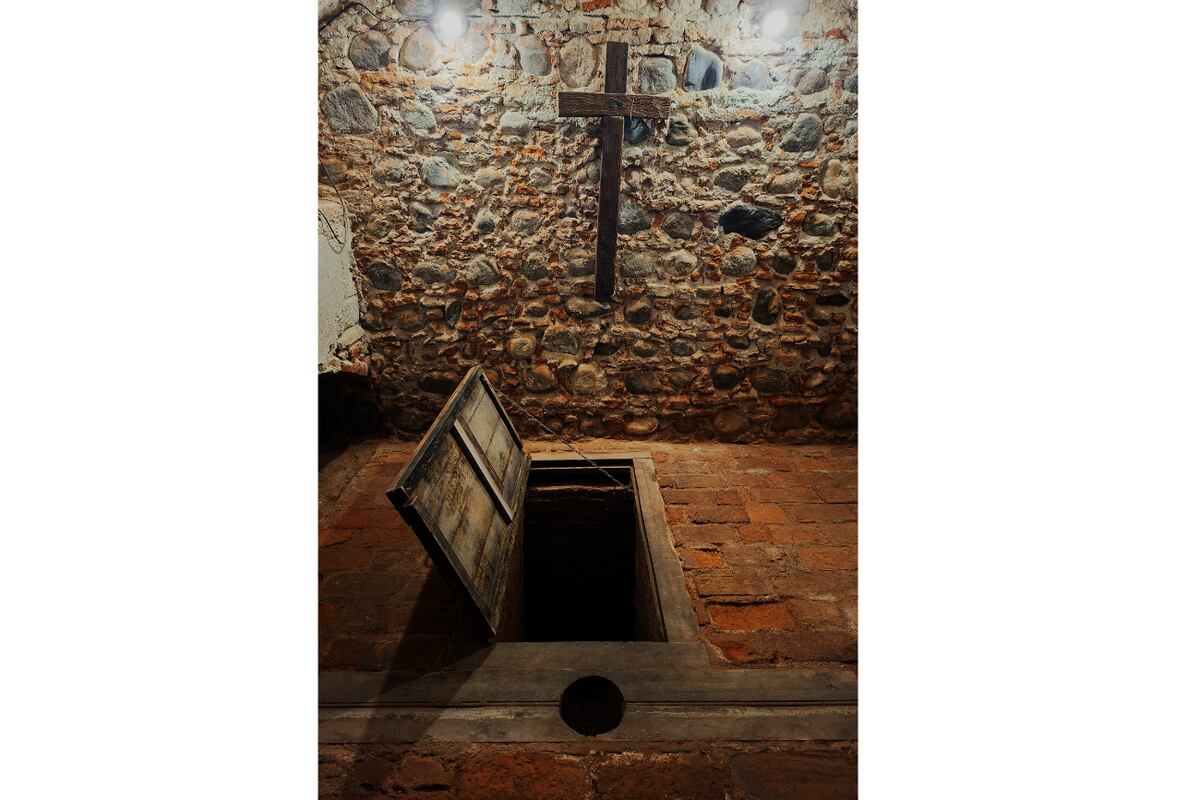 Pudridero: Fosa donde se trataban los cuerpos con cal viva para luego ser sepultados. (Foto: Melina Noel Mansilla)