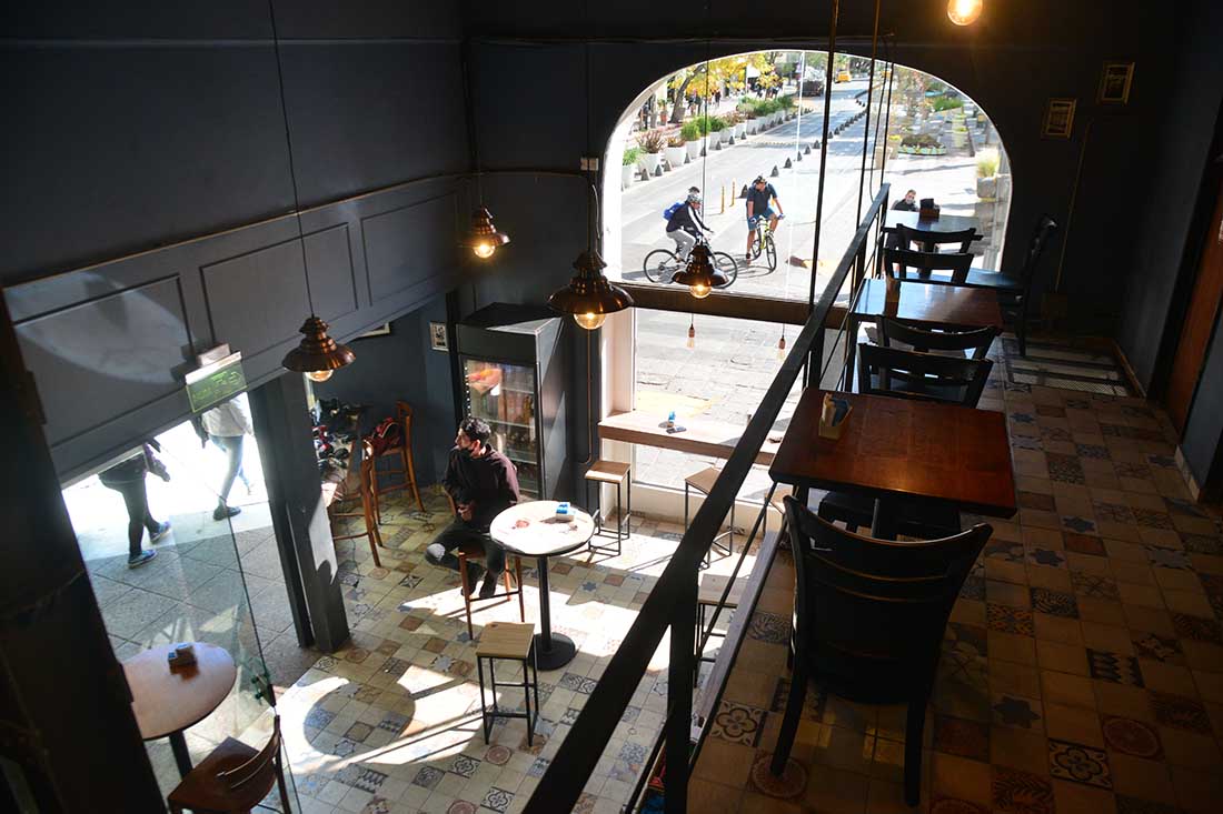 Café Sorocabana se muda a la esquina del frente en diagonal Foto: (Pedro Castillo / La Voz)