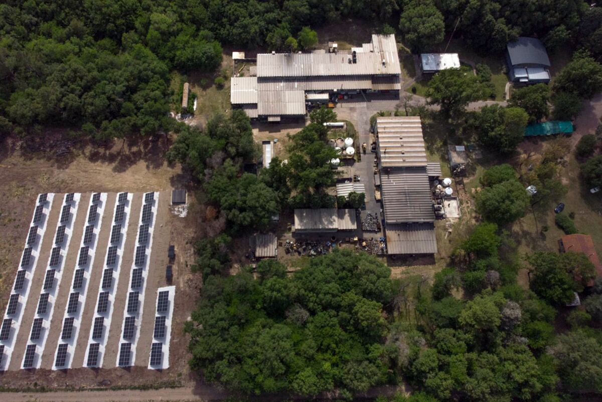 La planta de Tantal Argentina en Santa Rosa de Calamuchita cuenta con generación de energóa solar (La Voz)