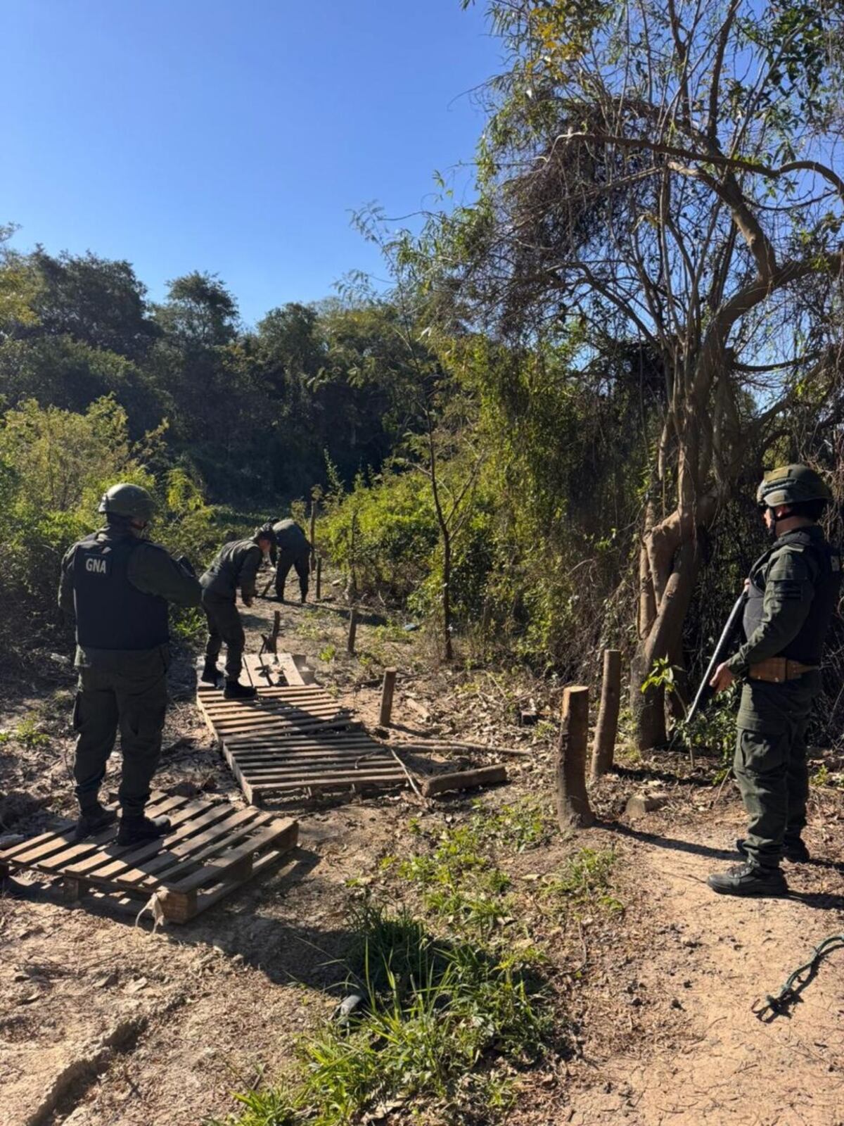 Destruyeron 25 puentes clandestinos para el contrabando en el río Pilcomayo. (Gentileza)