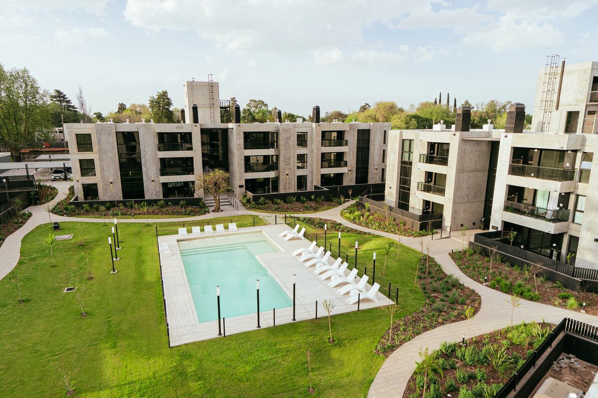 AMENITIES. Garderie cuenta con pileta, quinchos y espacios verdes.