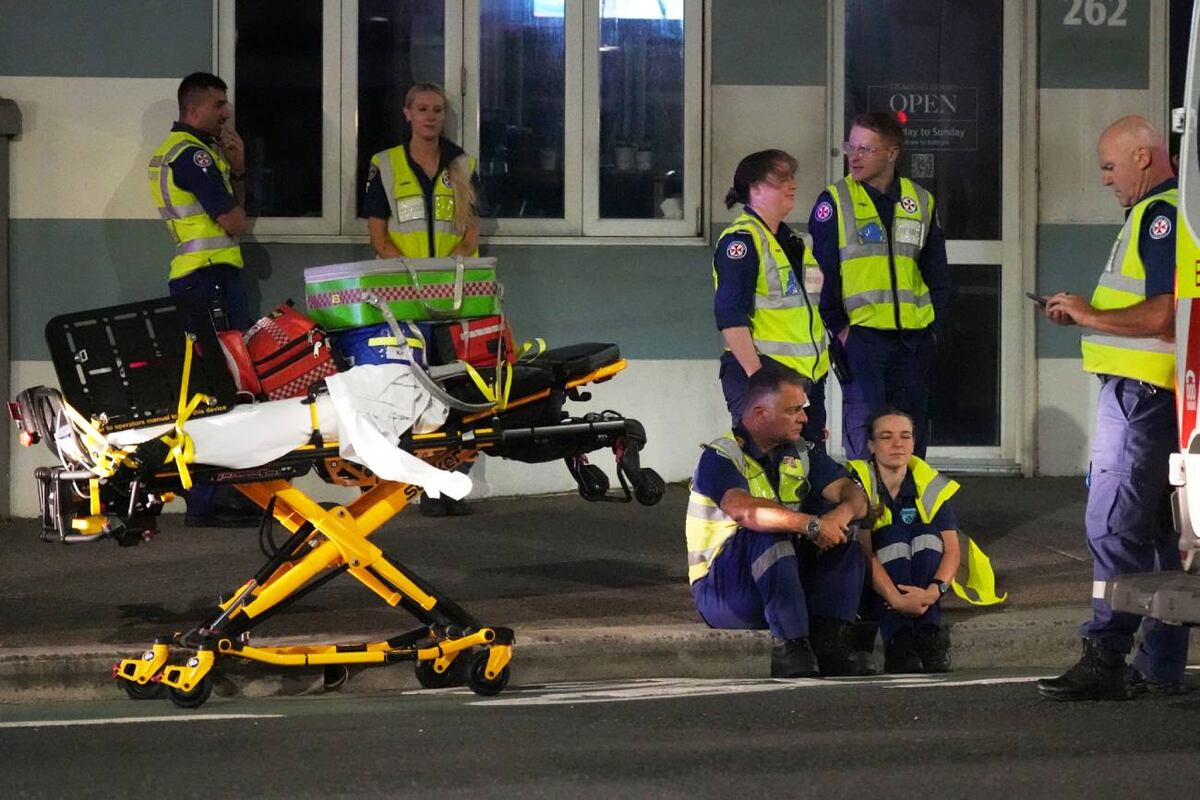 Imágenes del ataque terrorista en Sydney, Australia. (AP / Mark Baker)