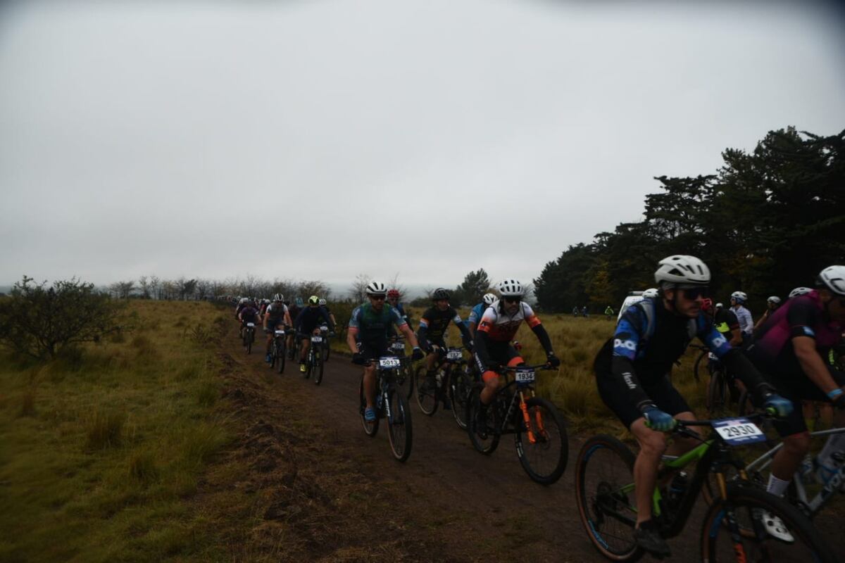 Desafío Río Pinto, día2. La competencia más convocante de MTB a nivel continental, con una inscripción de 5500 participantes, un récord histórico. (La Voz)