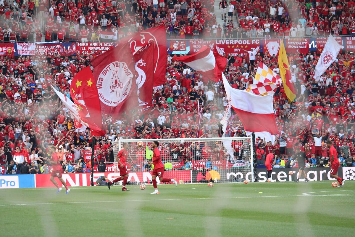 Los telones-banderas que realizarán los socios de la Gloria. (Gentileza Hinchas de Instituto).