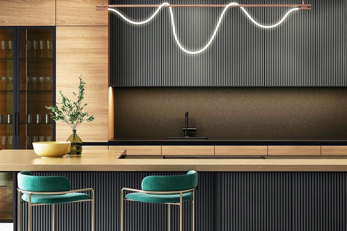 El proyecto lumínico de cada vivienda es casi obligatorio cuando se quiere realzar la arquitectura y el interiorismo.