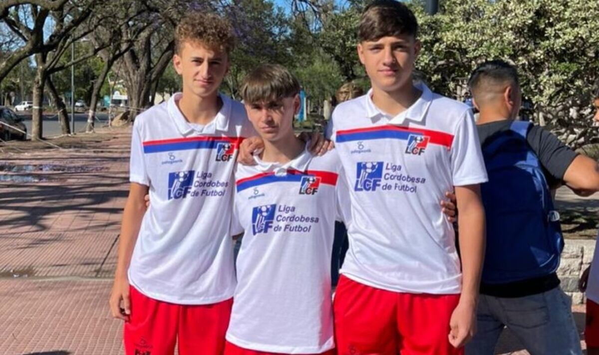 Thiago Klimowicz, el más alto, junto a Bautista Baster y Benjamín Fonseca (Foto: Prensa IACC).
