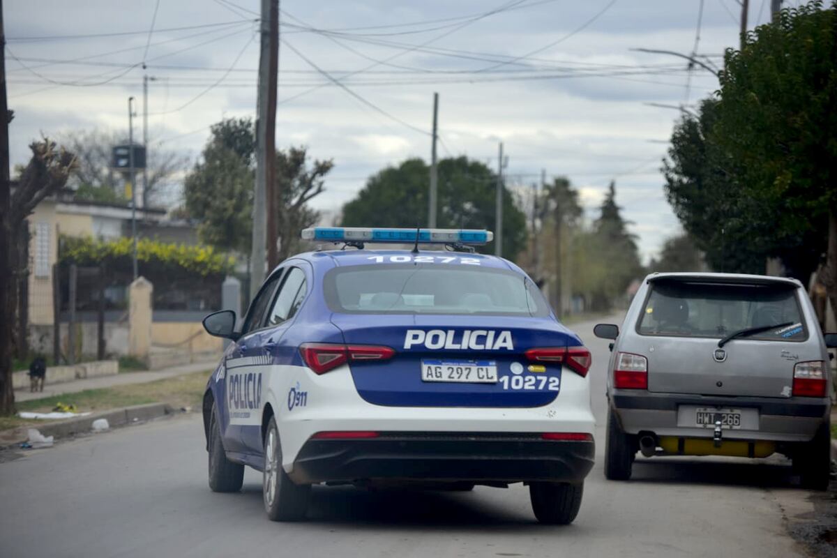 Investigación por el asesinato de Julieta, una joven de barrio villa Sol Naciente. (José Gabriel Hernández / La Voz)