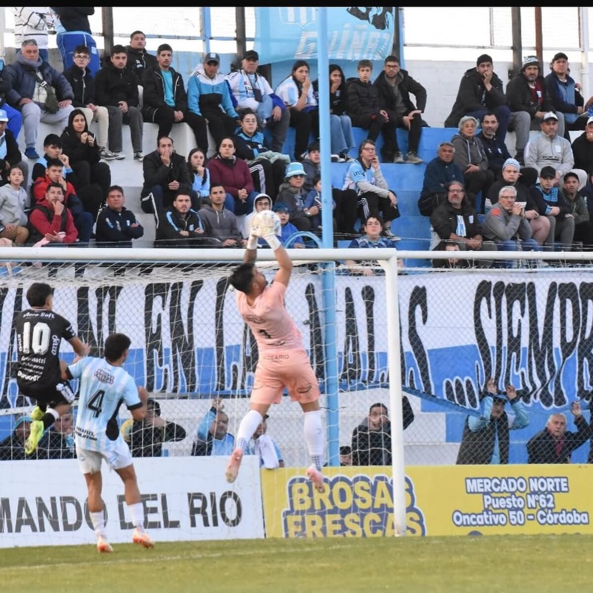 Mauricio Maslovski, el pilar de Racing que esperó su momento. (Instagram Mauricio Maslovski).
