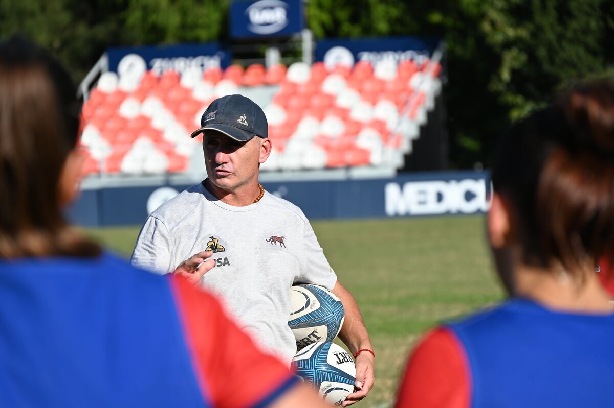 Facundo Salas, entrenador asistente de Las Yaguaretés. (Prensa UAR)