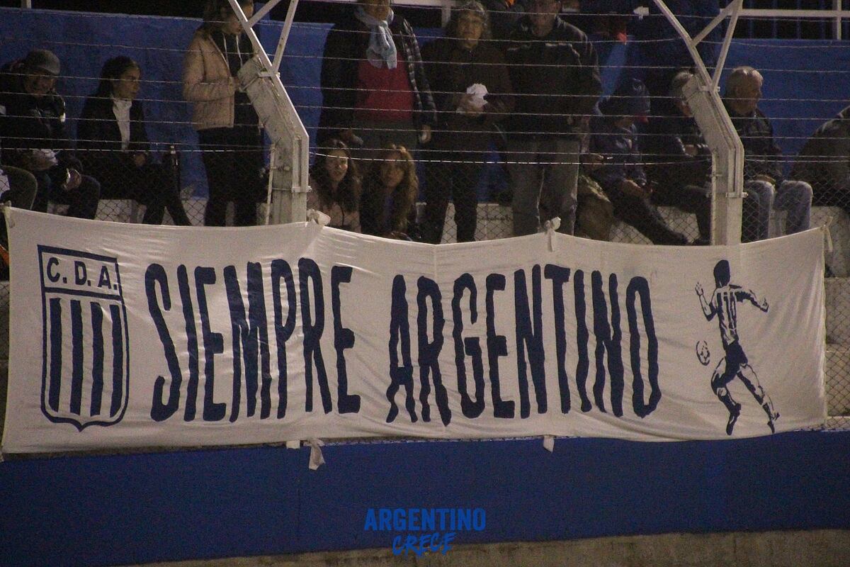 Argentino de Monte Maíz ya logró mantener la categoría y sueña con seguir creciendo. (Gentileza Facebook Argentino Crece).