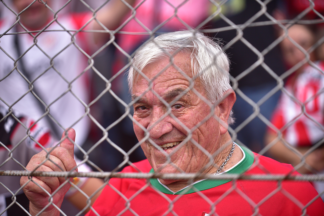 Fotos de hinchas de Instituto en el estadio Monumental en el partido ante Sarmiento de Junín para la Liga Profesional. (Ramiro Pereyra)