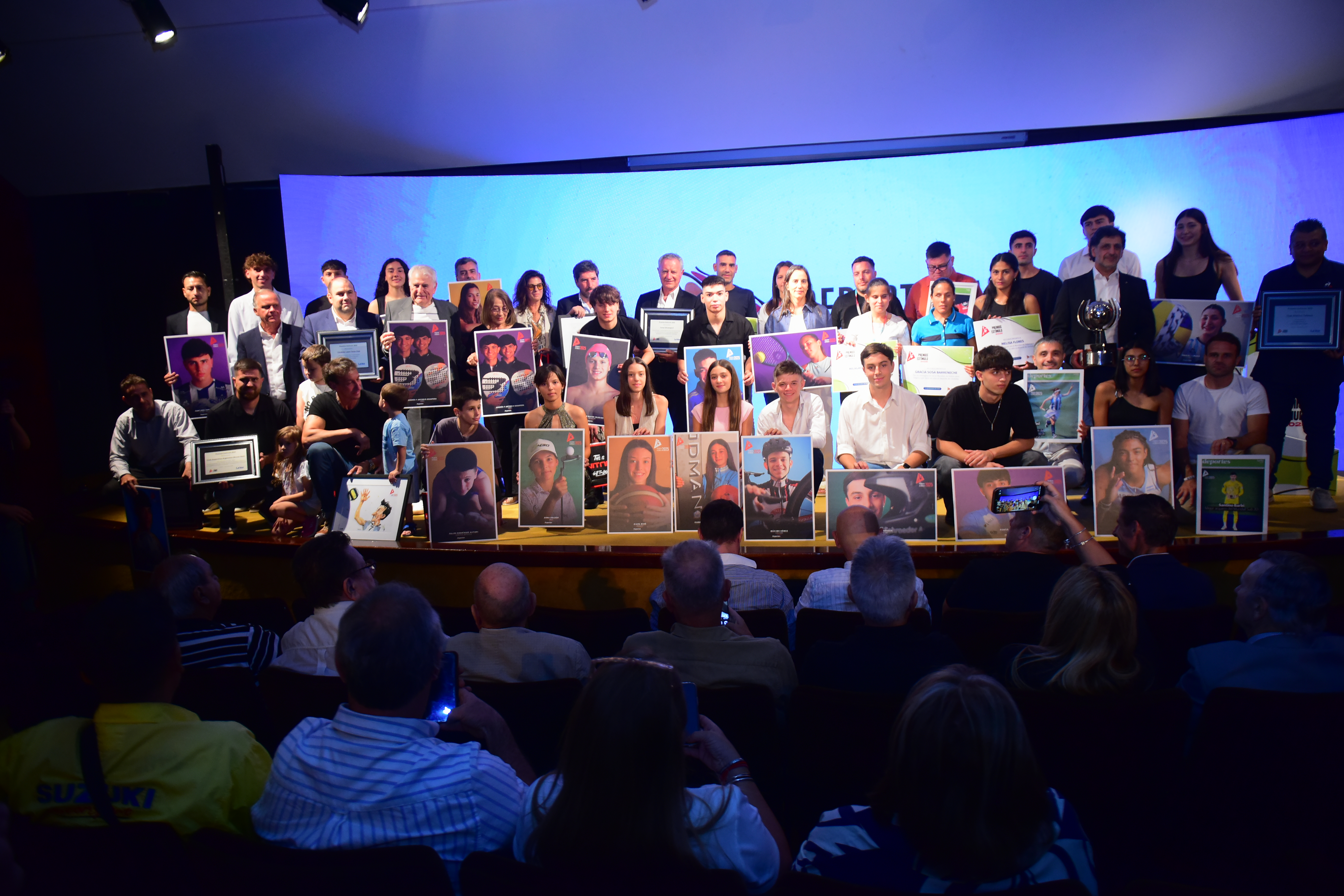 Entrega de los Premios Estímulo a los deportistas destacados del año en el Auditorio de La Voz (Foto Javier Ferreyra)