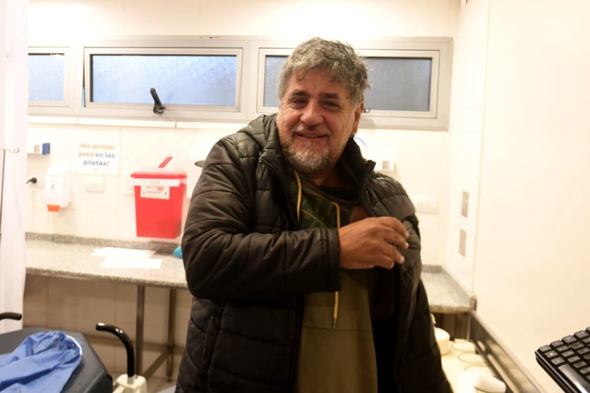 El periodista Juan Manuel González y el fotógrafo José Gabriel Hernández agredidos en la previa al Acto de Mayo en Córdoba. (Javier Ferreyra / La Voz)